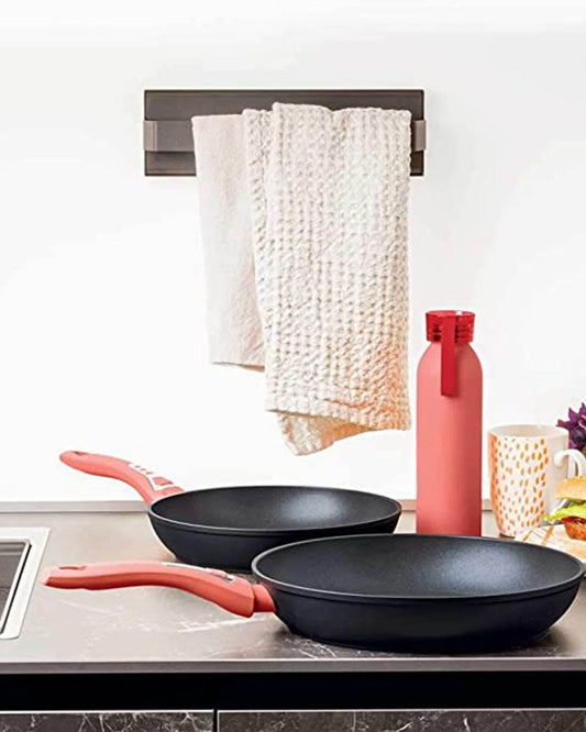 Tognana Bottle + Frying Pans Set Coral