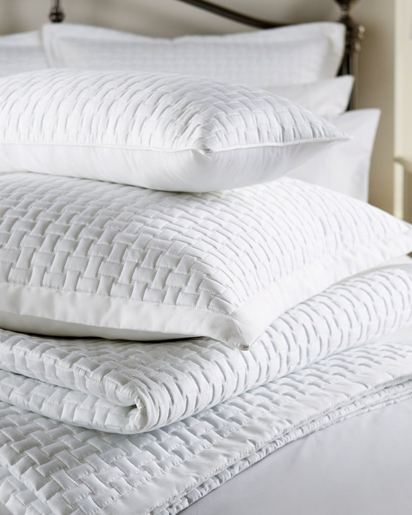 Christy Windsor Throw & Cushion Cream