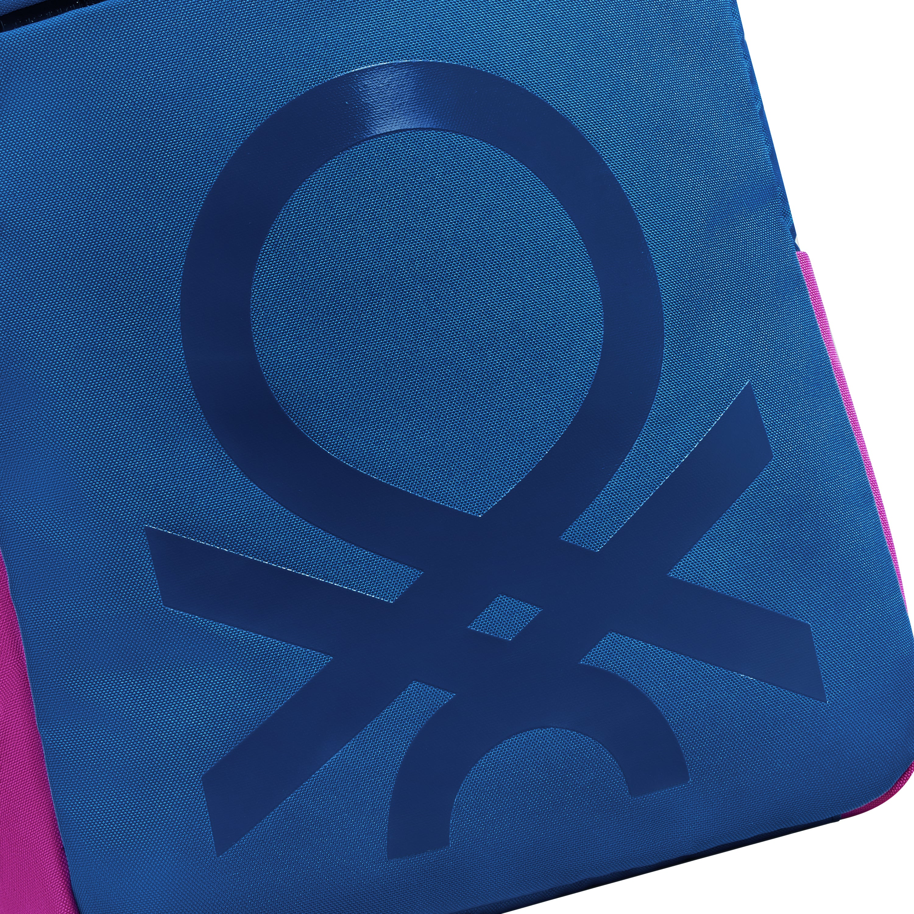 UCB Fabrica Round 15.6'' Laptop Backpack