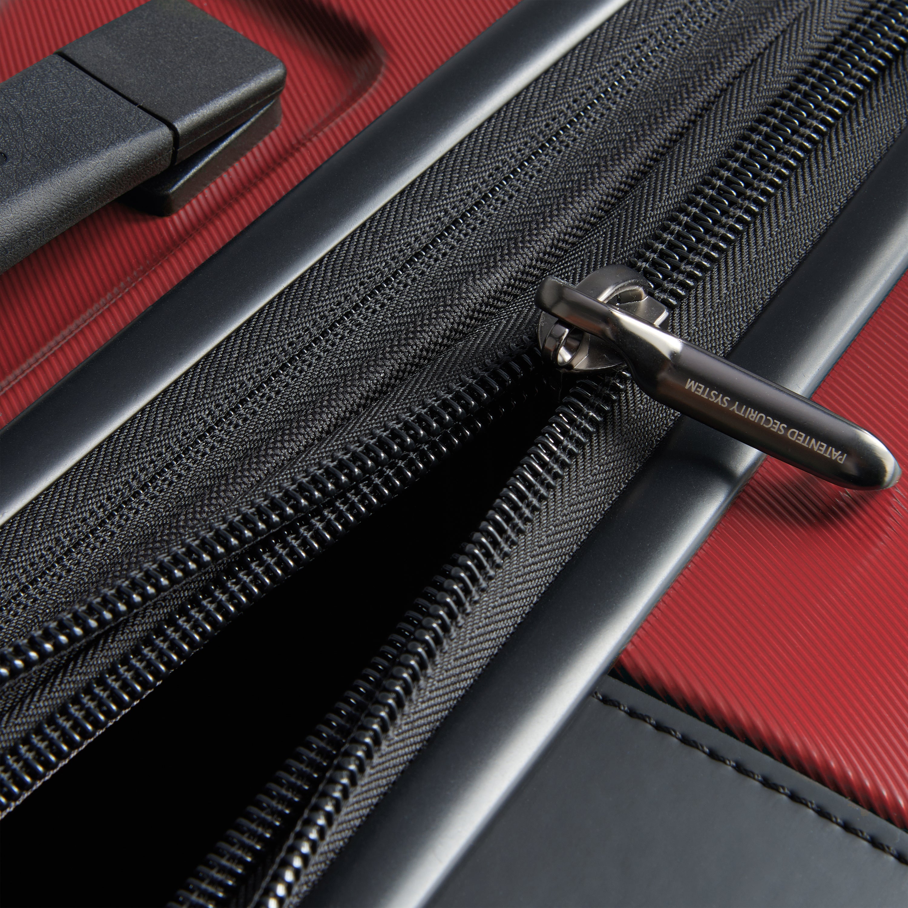 Delsey Paris Promenade Hard 2.0