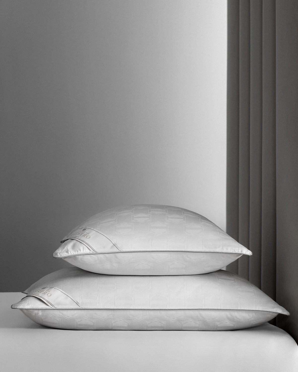 Togas Maestro camel wool pillow