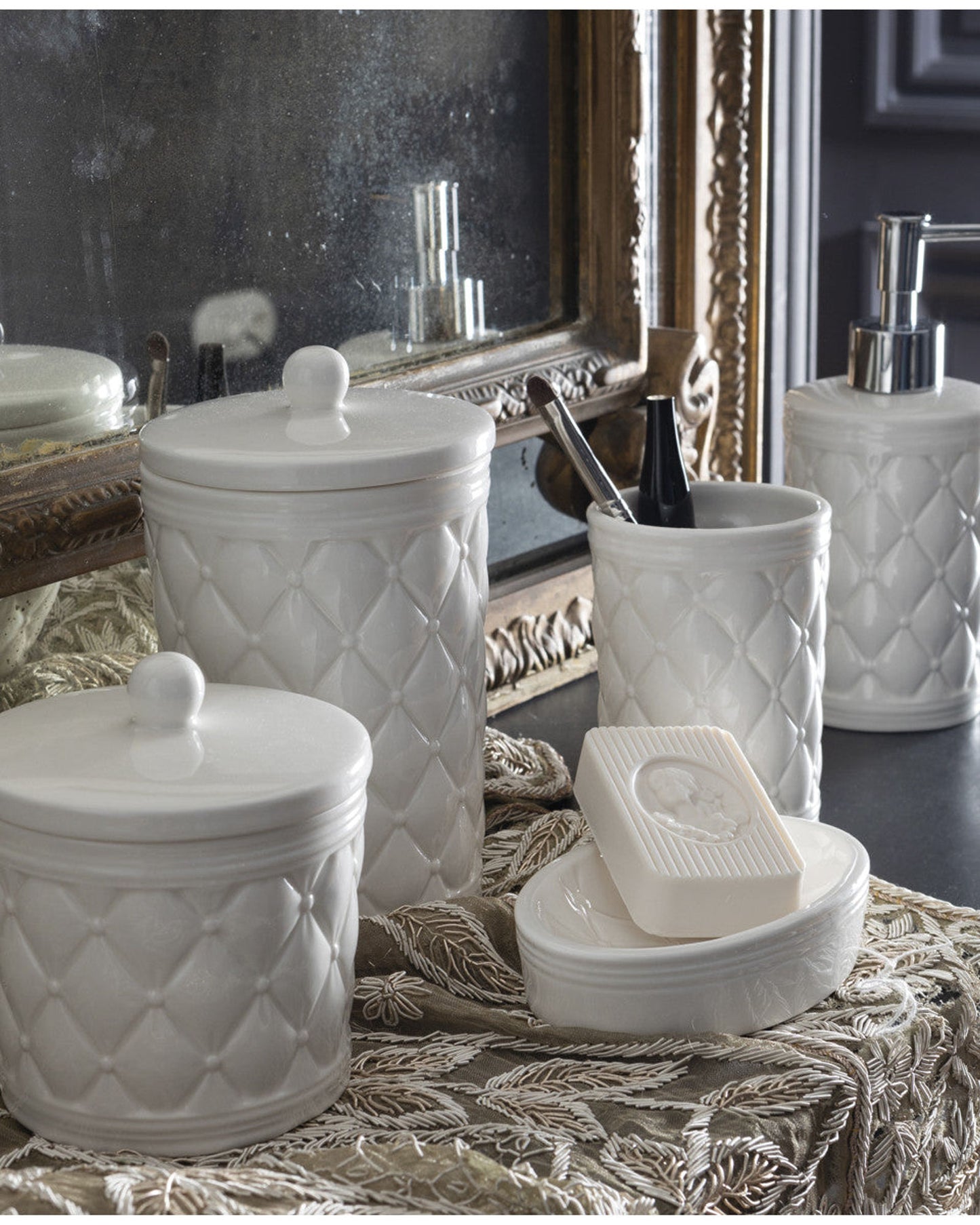 Mathilde "Boudoir Précieux" Ceramic Bathroom Accessories in White