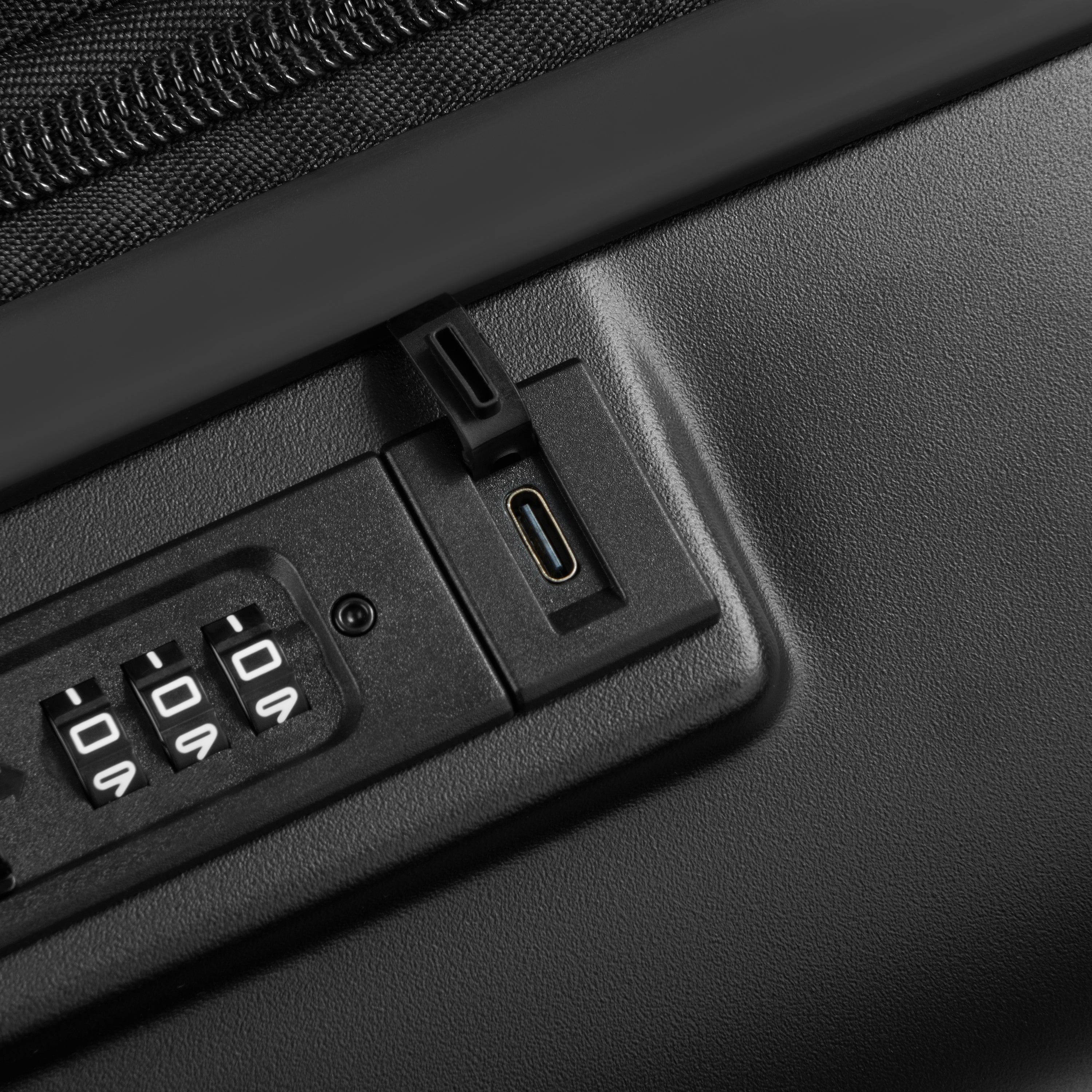 Peugeot Zip Hardcase 4 Double Wheel Expandable Luggage Trolley