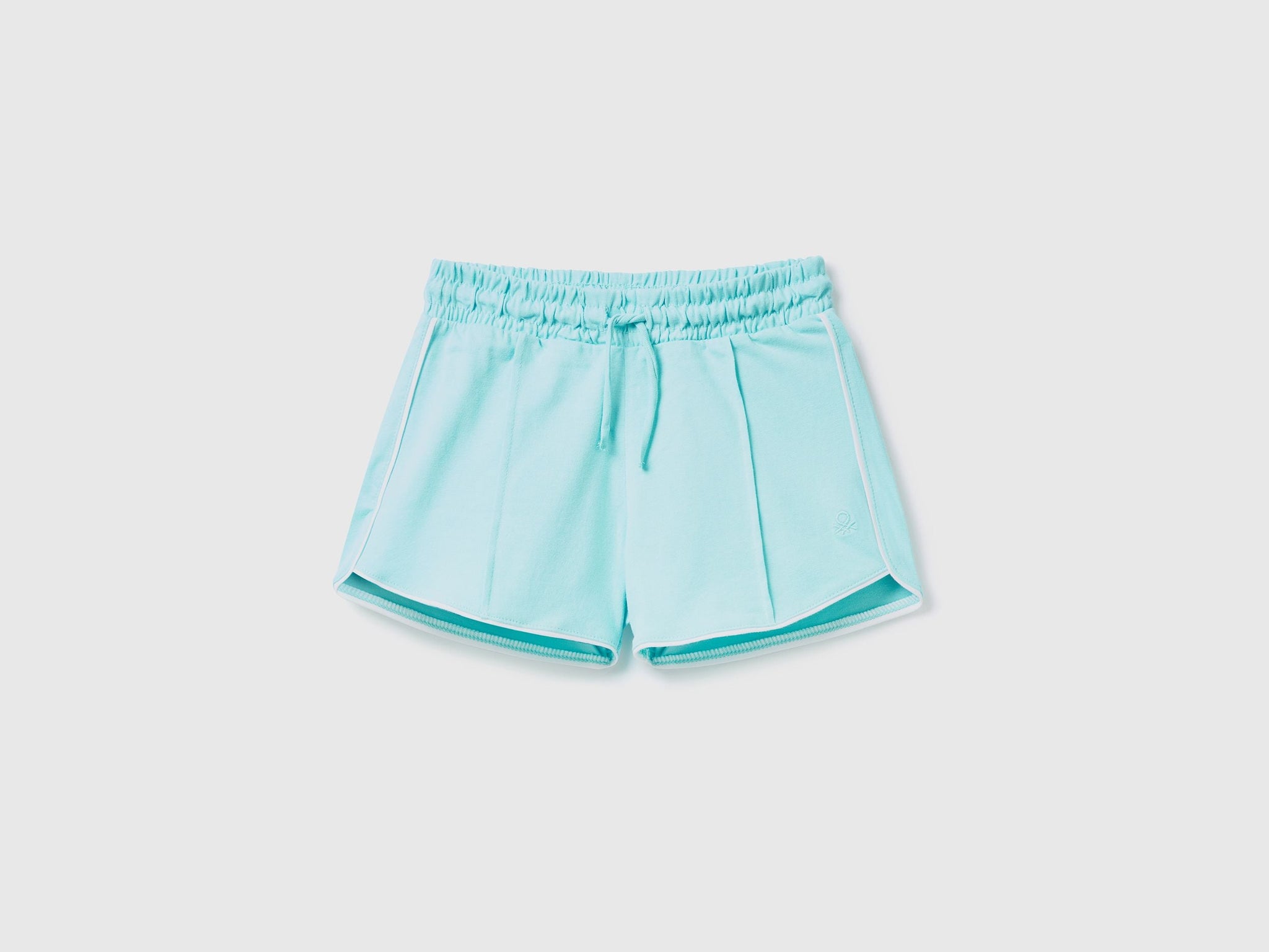 100% cotton shorts with drawstring