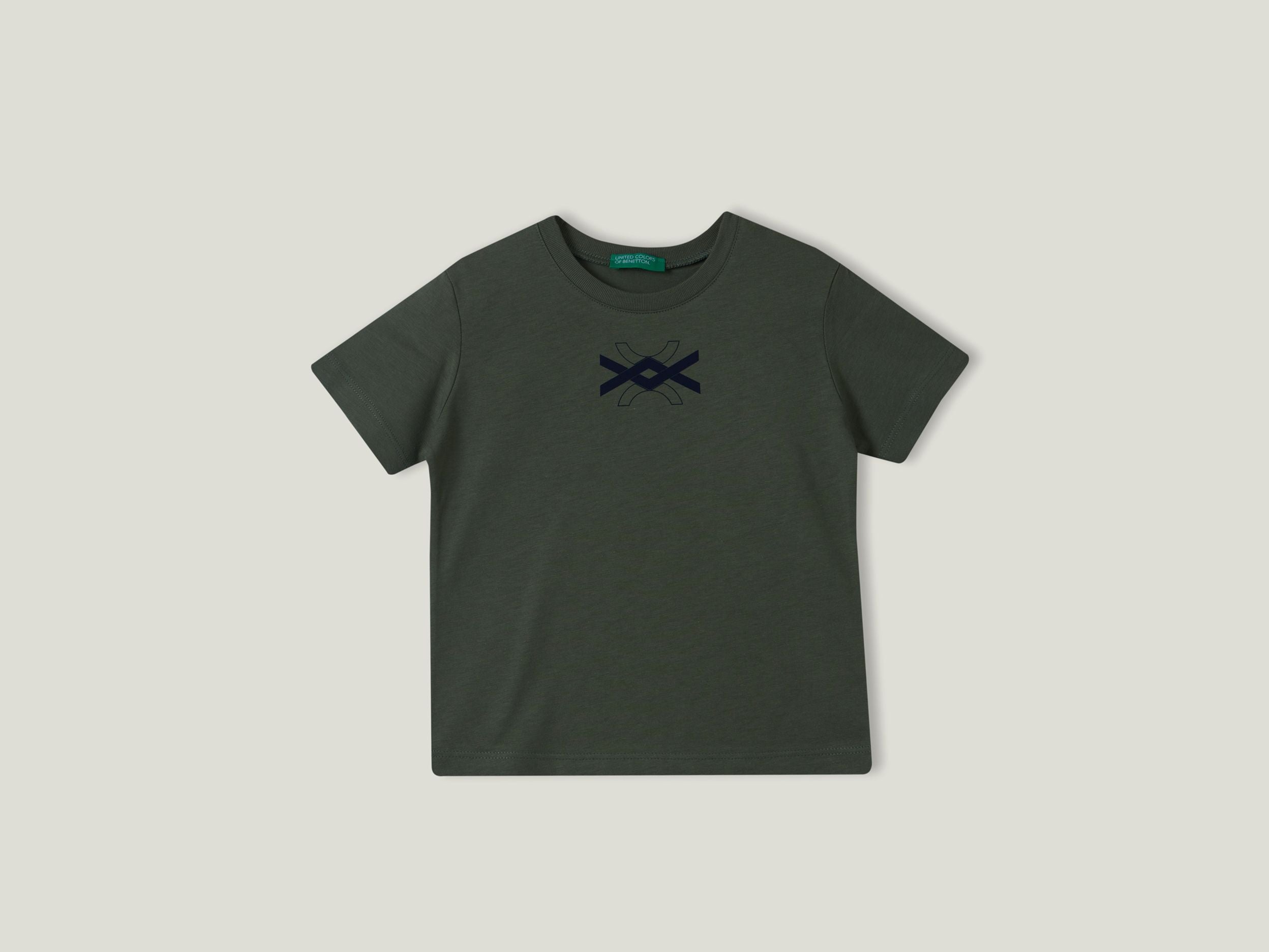 100% cotton t-shirt with logo