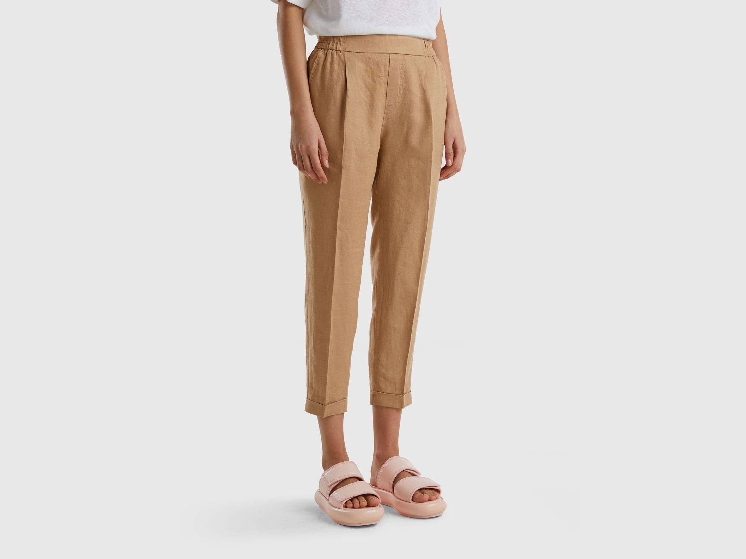 Cropped trousers in 100% linen