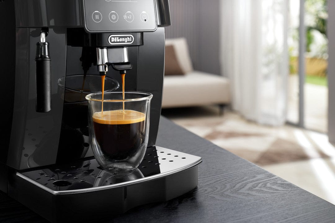 De'Longhi Magnifica start fully Automatic coffee machine,the freshest coffee ,Sift touch control panel,Traditional Milk frother ,One touch recipesBlack-ECAM220.22.GB (UAE ESMA Certified)