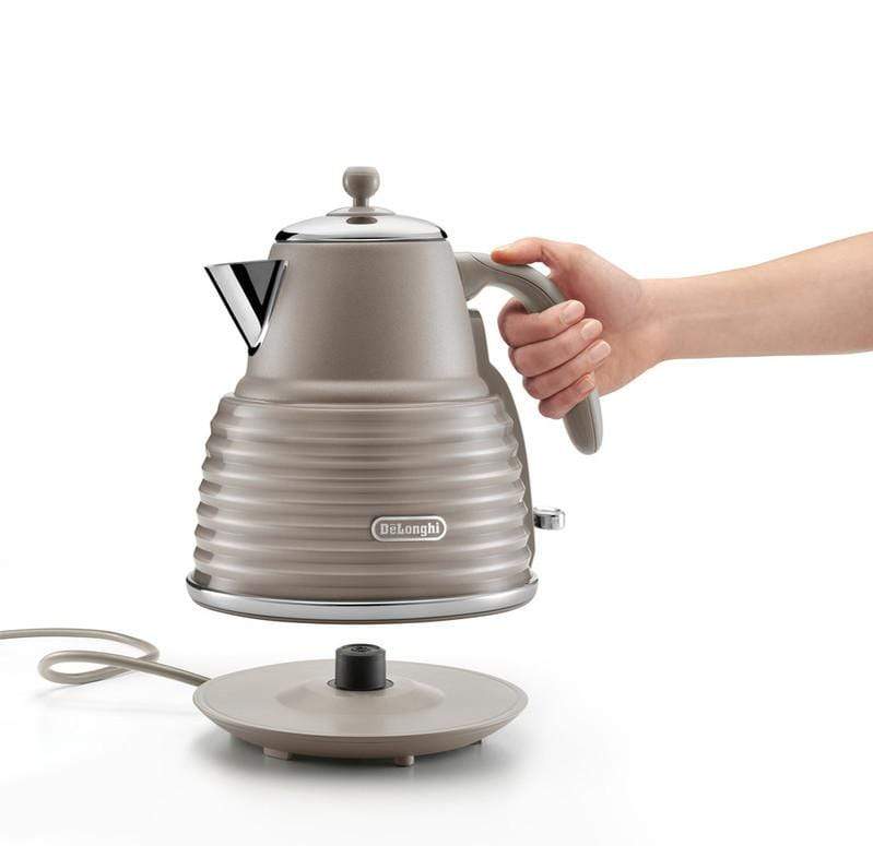 De'Longhi Scolpito Kettle + Free Toaster