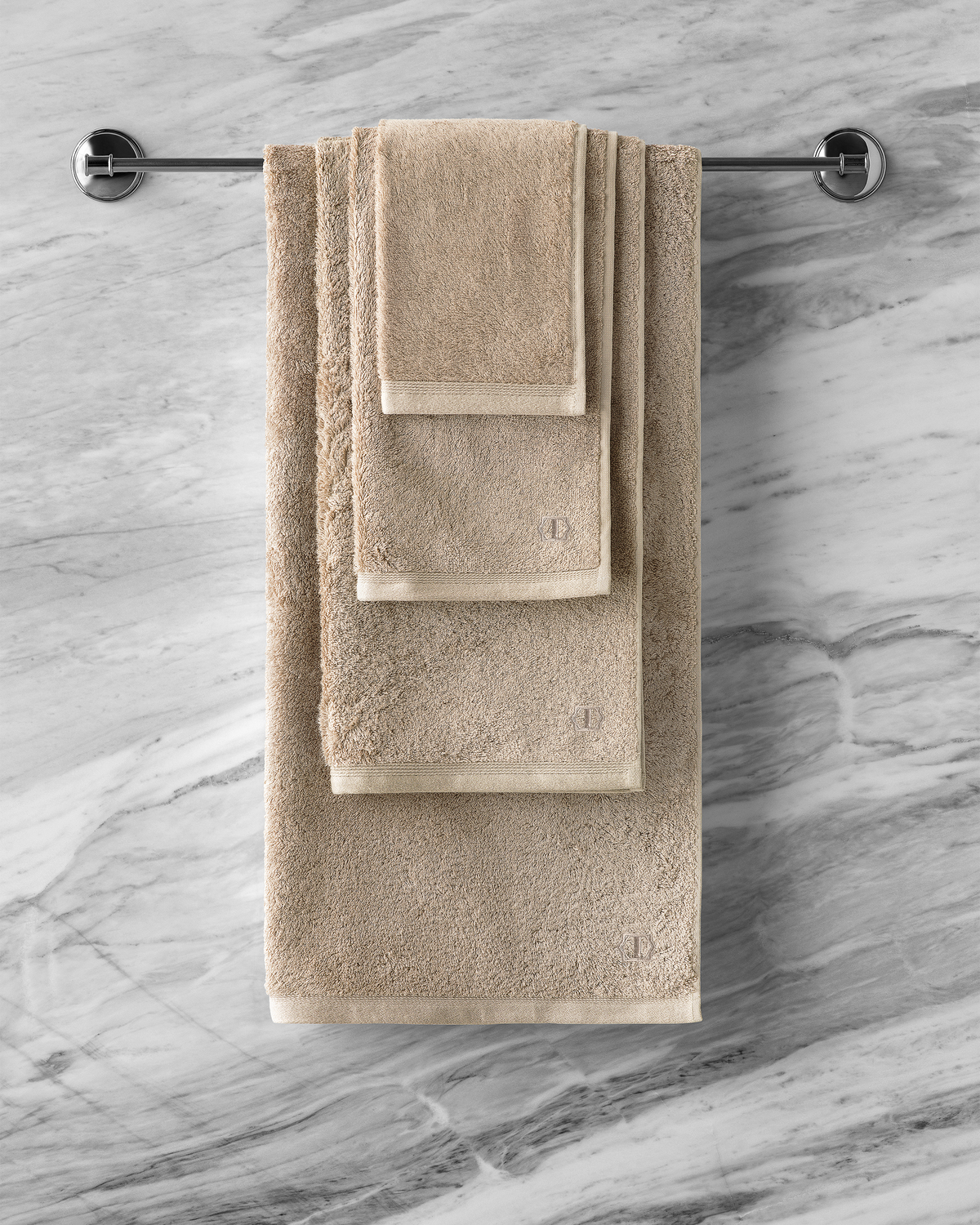 Togas Poitiers Bath Towel in Gold