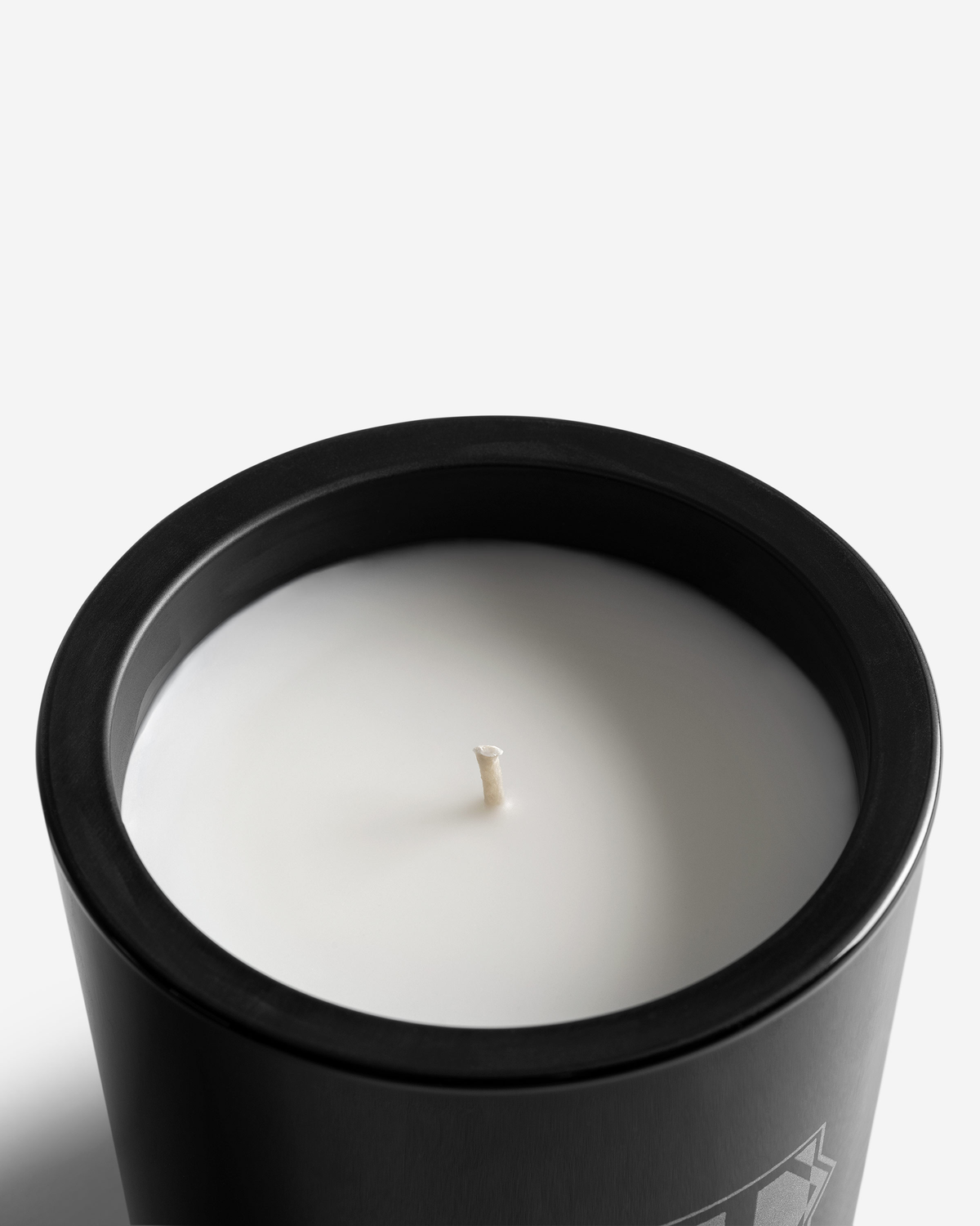 Togas Pink Pepper & Lychee Aromatic candle