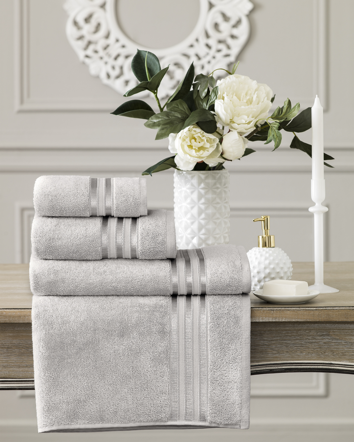 Togas Arcadia Bath Towel in Grey