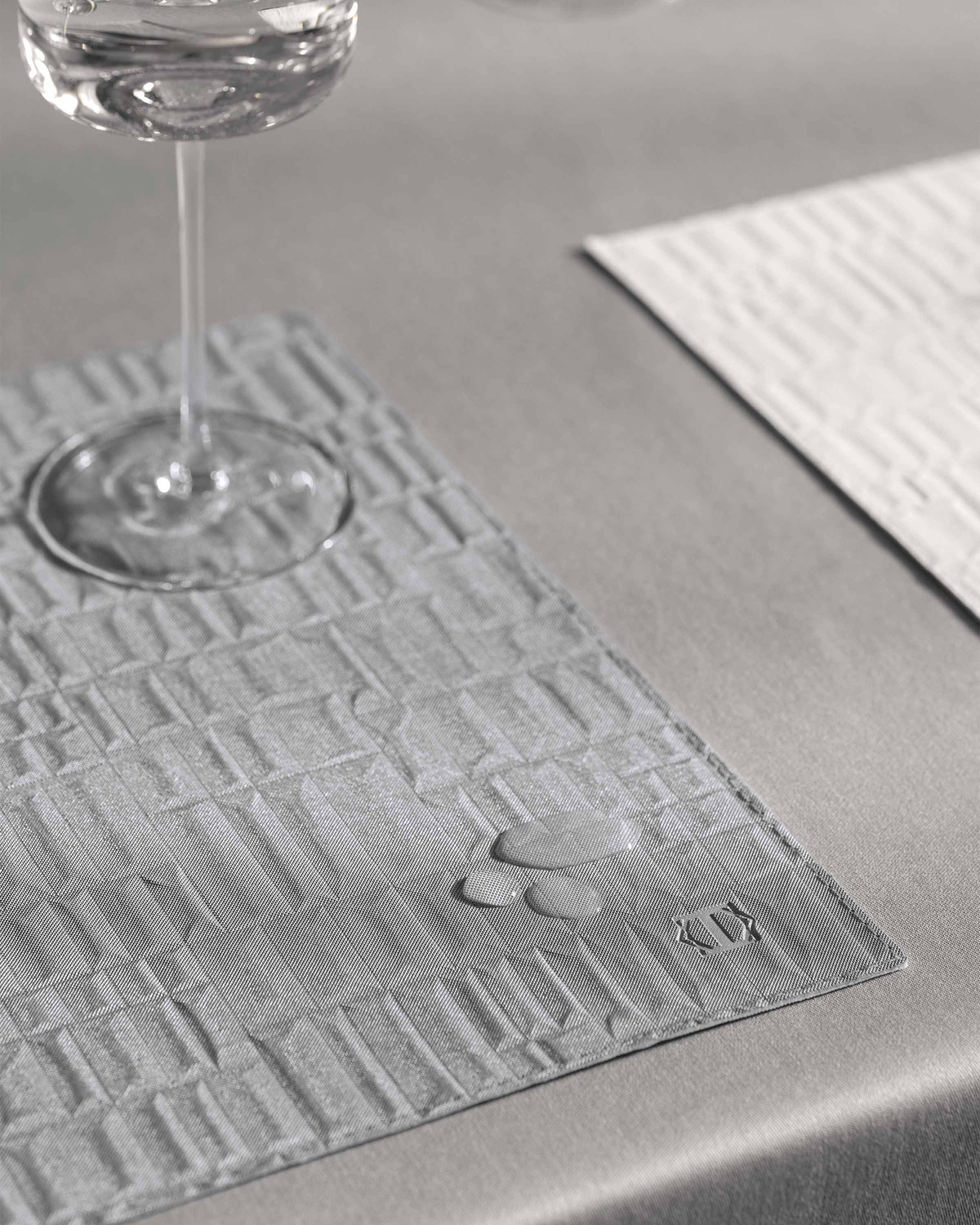 Togas George Placemat Rectangular in Grey White