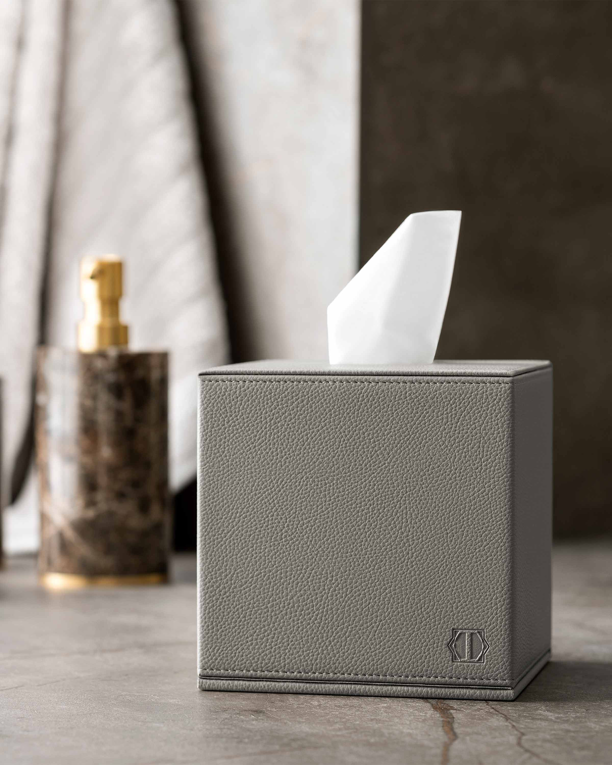 Togas Kint Tissue box square in Grey