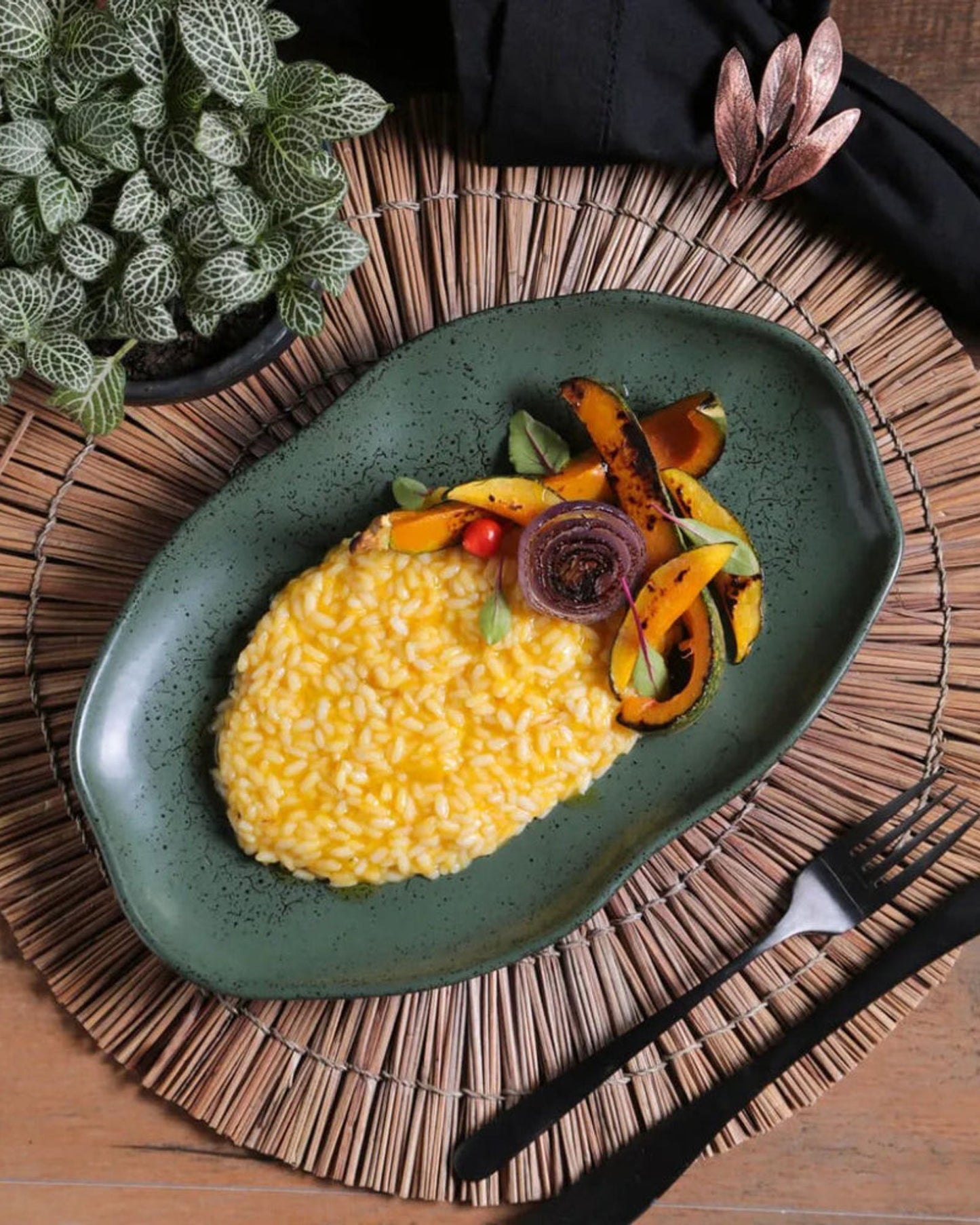 Bio Shallow Oval Platter Stoneware 30X20Cm Greenery Made In Brazil
