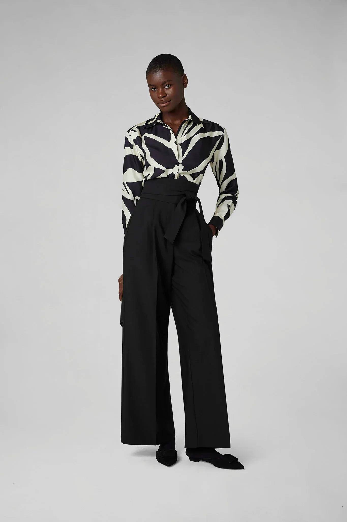 Gail Silk Twill Printed Shirt in Black