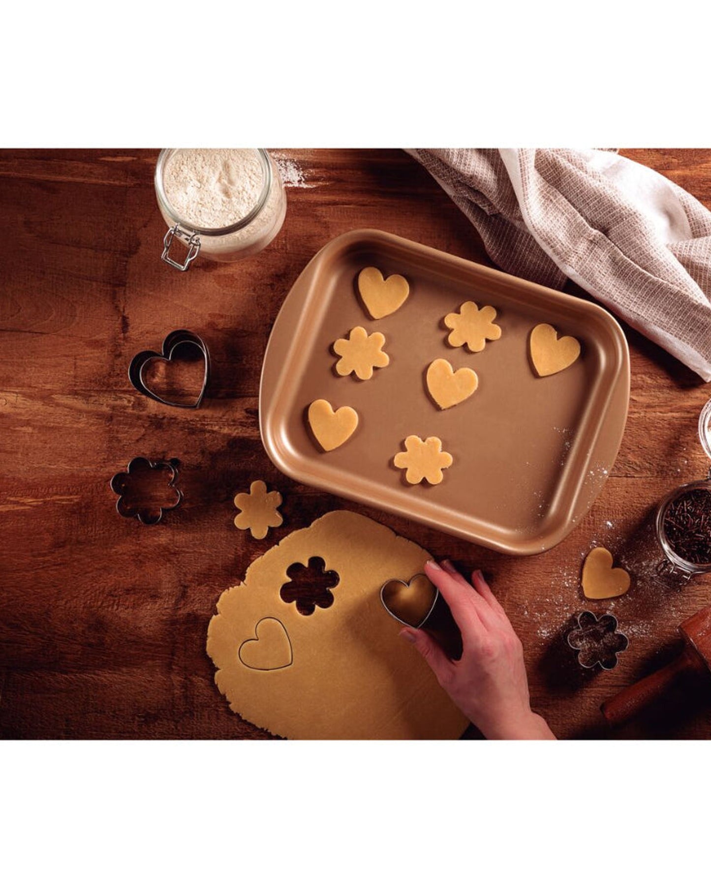 Tramontina Brasil Aluminum Flat Roasting Pan with Interior and Exterior Starflon Max Nonstick Coating Red, 40 cm, 3,8 L