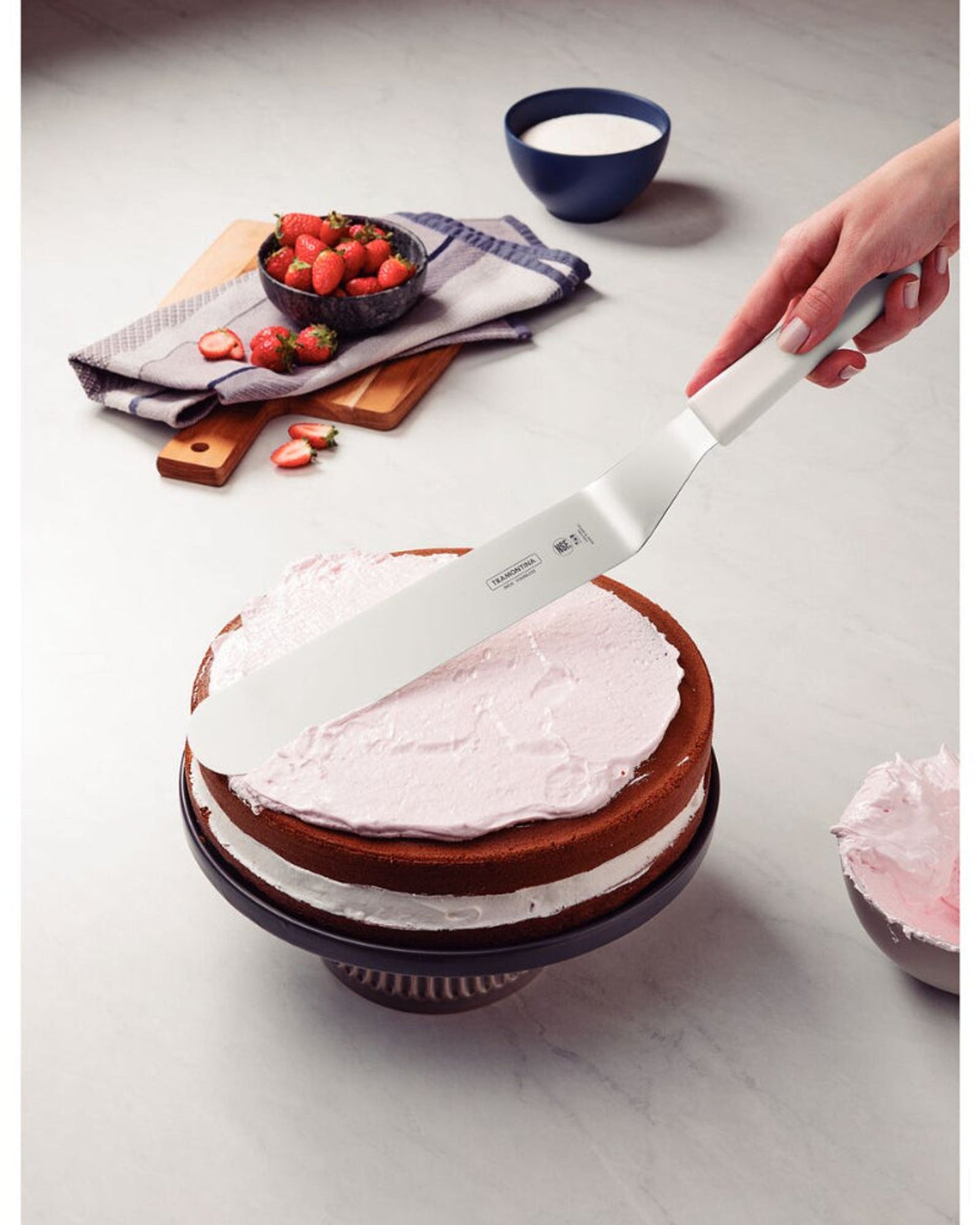 Tramontina Professional Offset Spatula with Stainless-Steel Blade and White Polypropylene Handle 12"