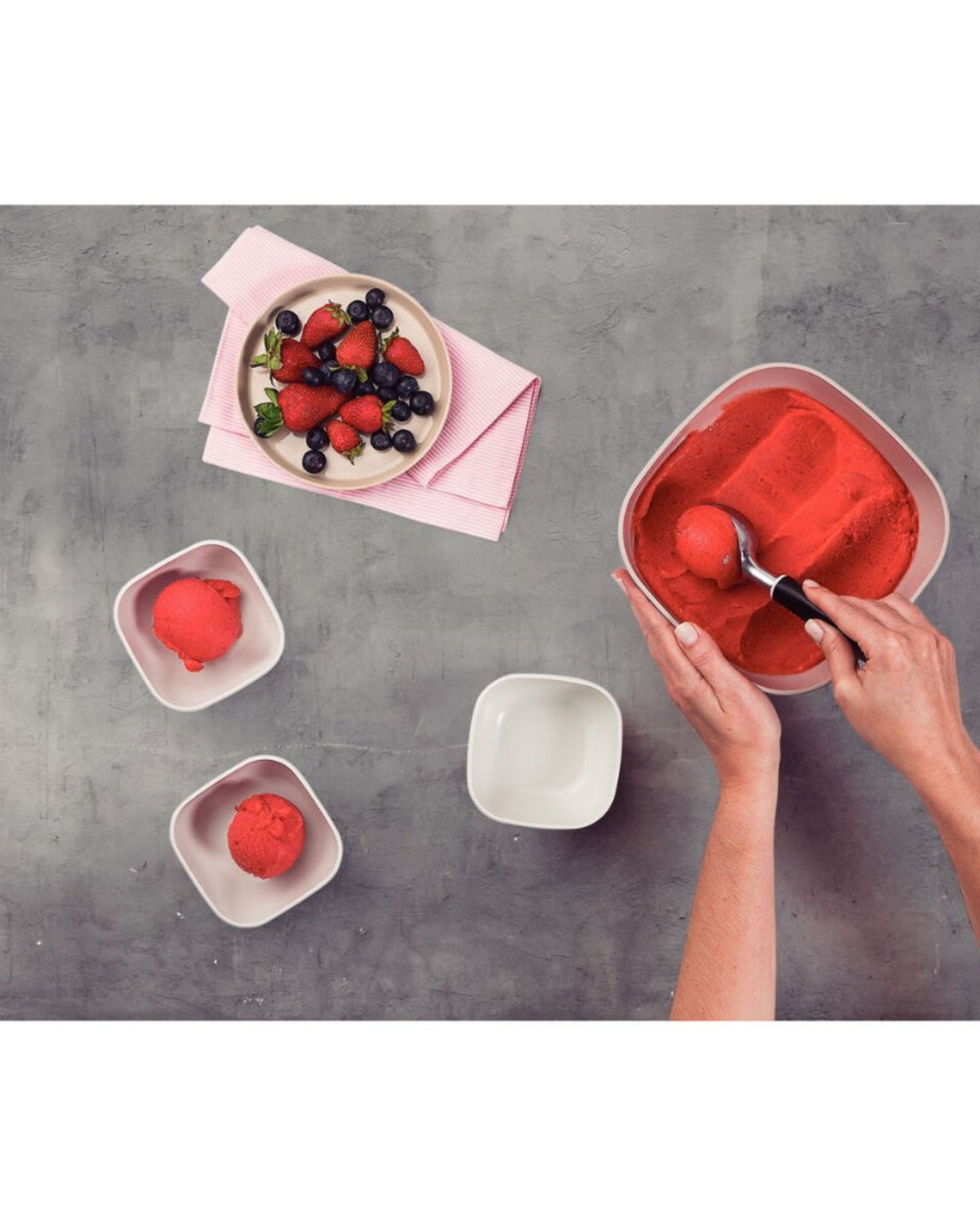 Tramontina Utilitá Chrome-Plated Zamak Ice Cream Scoop with Black Polypropylene Handle