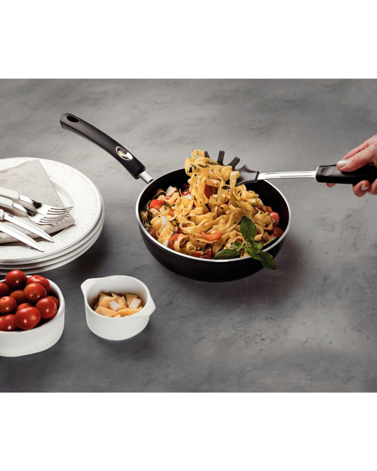 Tramontina Utilitá Nylon Pasta Tongs with Black Polypropylene Handle