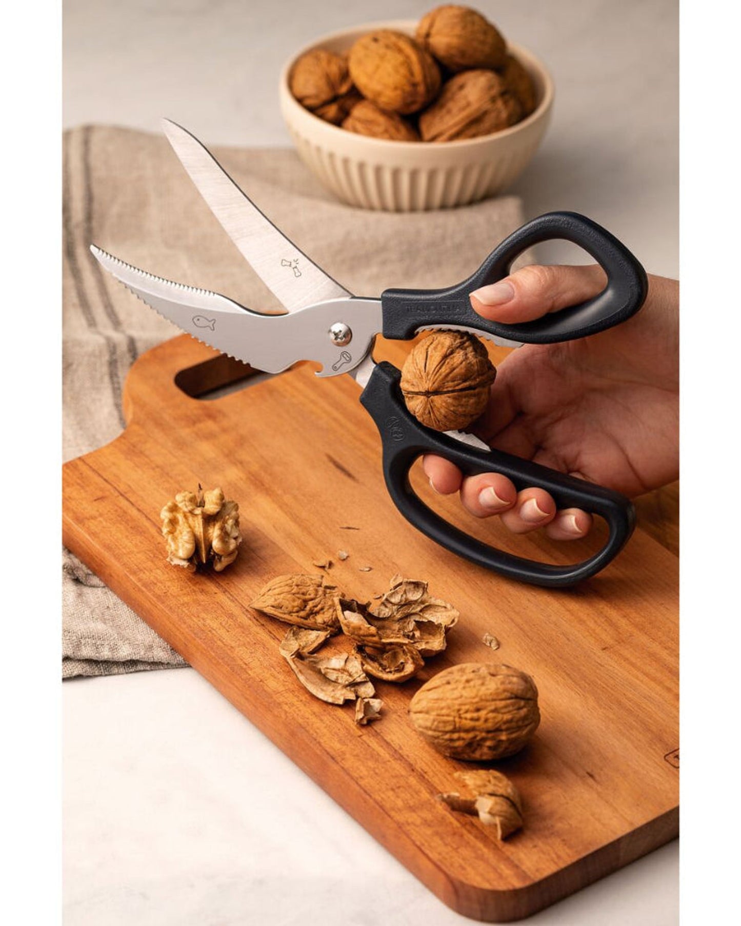 Tramontina Carving Scissors with Stainless-Steel Blades and Onyx Polypropylene Handle, 8"