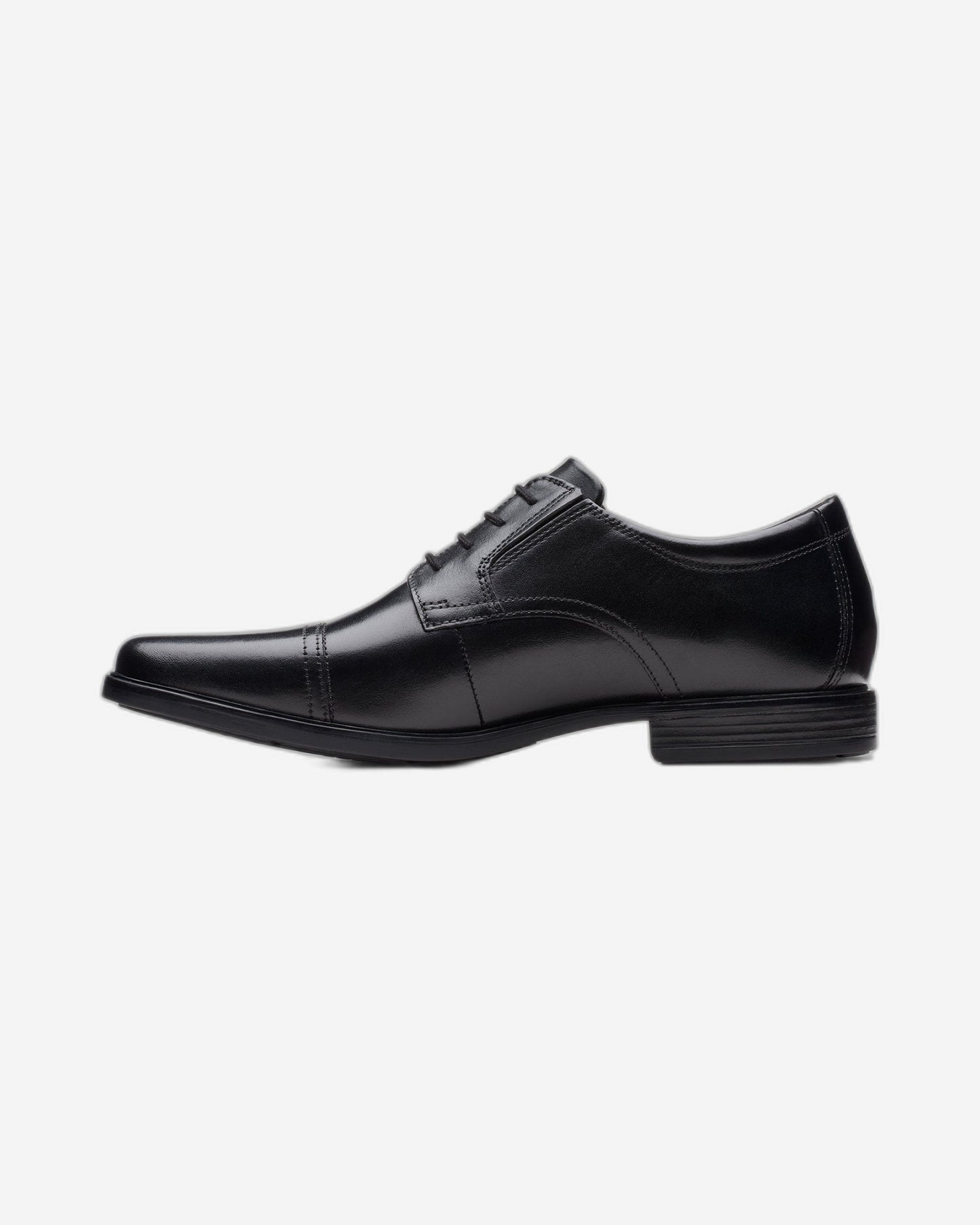 Clarks Howard Cap Shoes (Wide Fit)