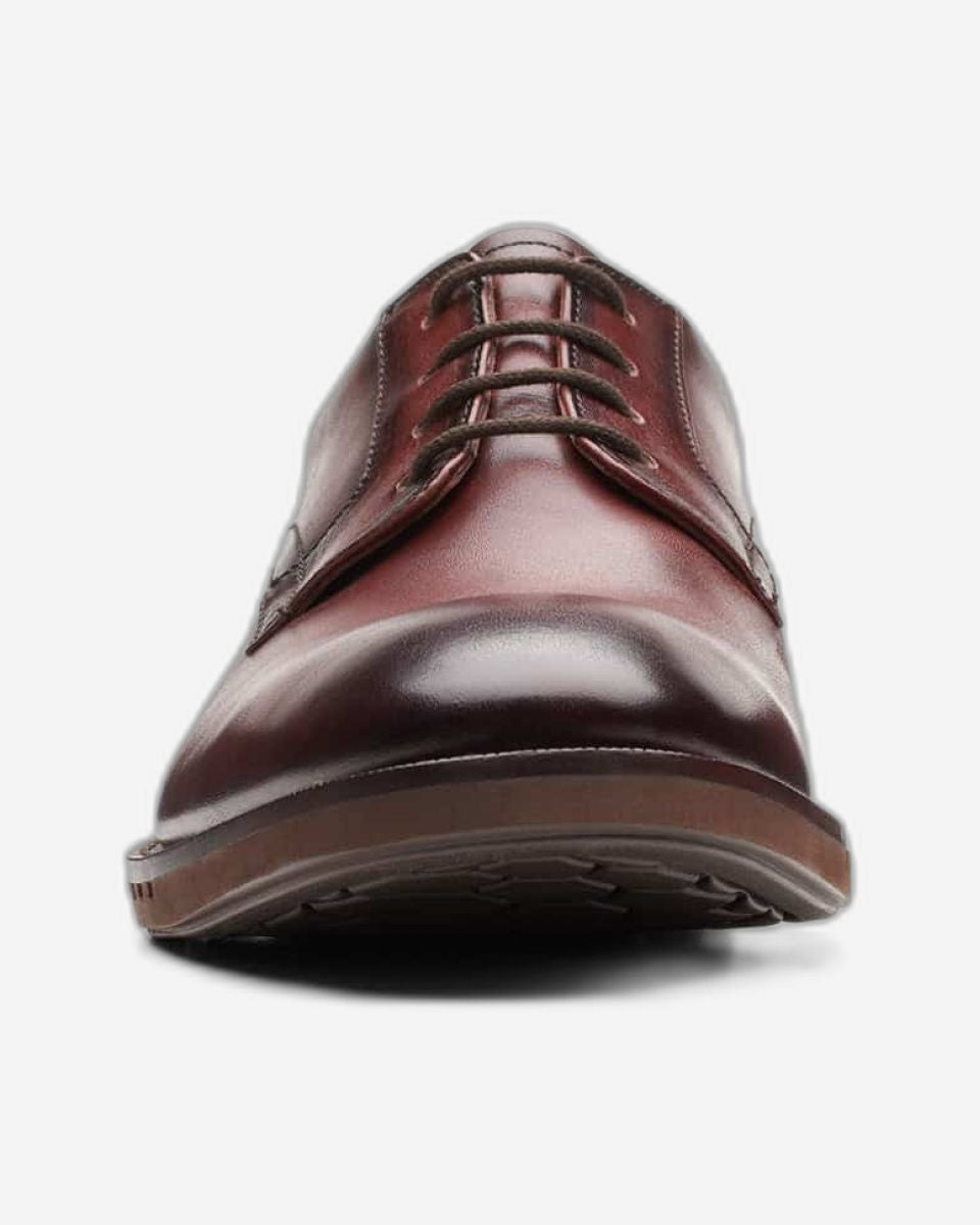 Clarks Un Hugh Lace Shoes (Standard Fit)