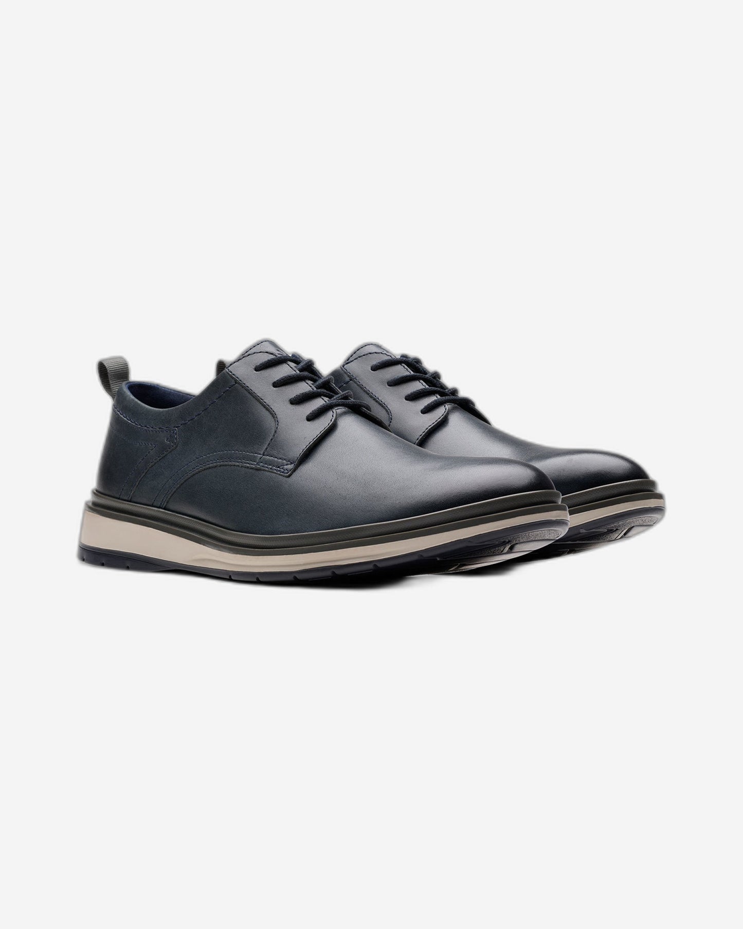 Clarks Chantry Lo (Standard Fit)