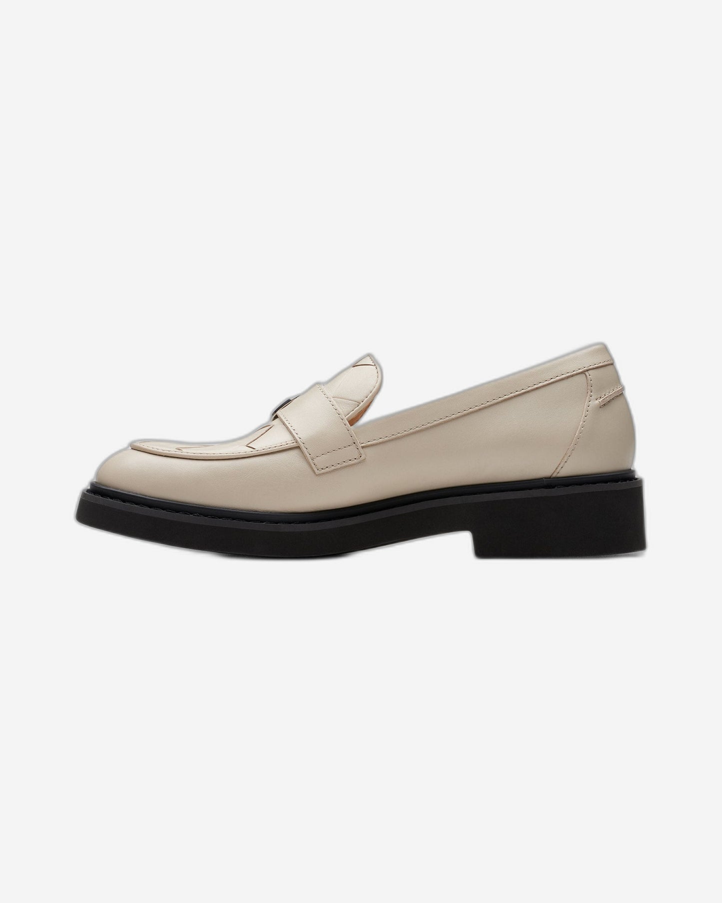 Clarks Women Splend Penny (Standard Fit)