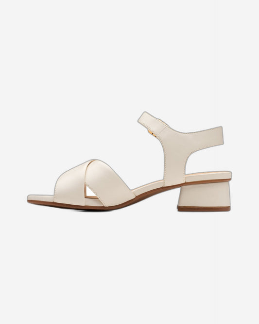 Clarks Serina 35 Cross (Wide Fit)