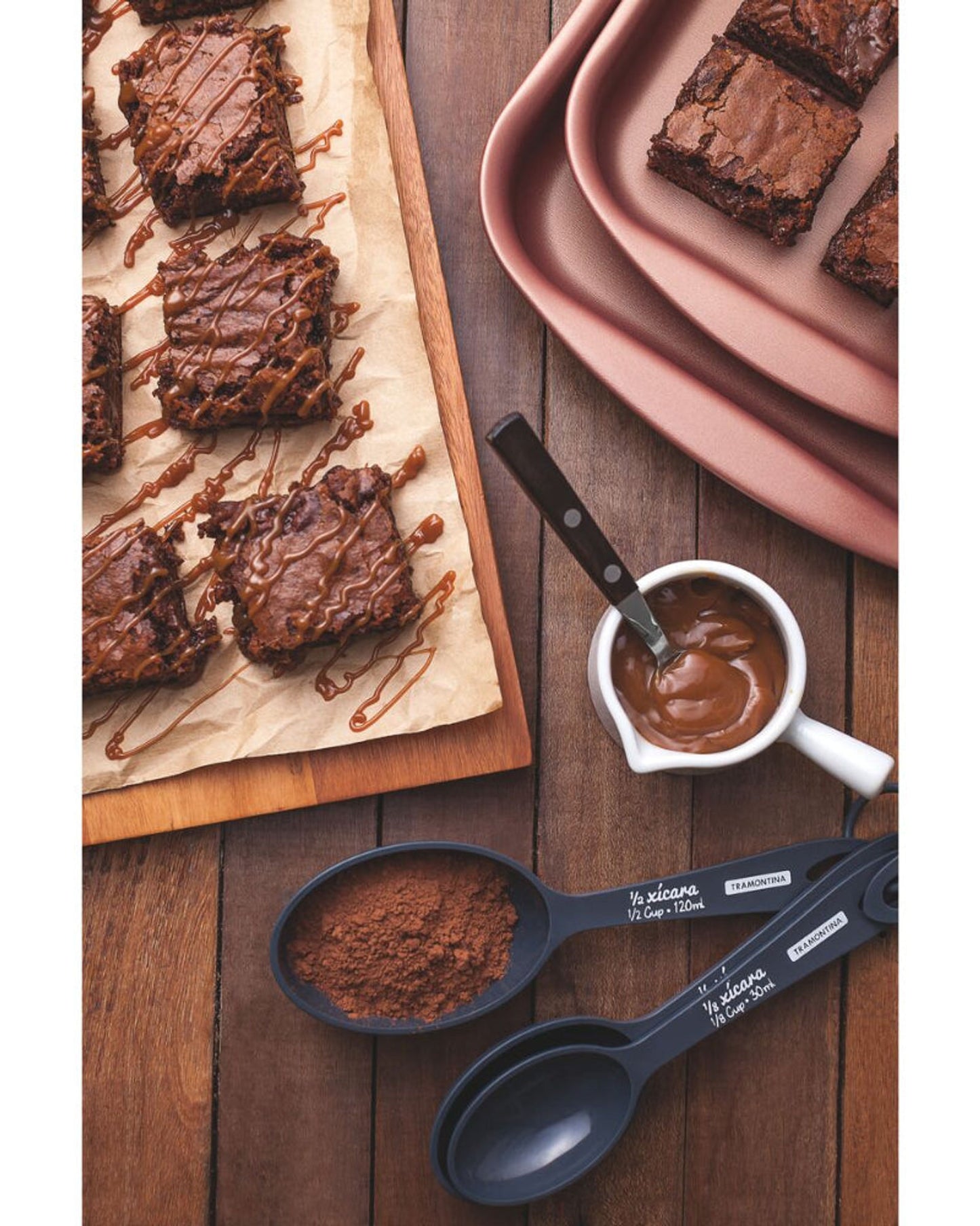 صينية تحميص من الألومنيوم بلون رمادي جرافيت من ترامونتينا بيكري مع طبقة داخلية من النحاس غير لاصقة من ستارفلون T1، 34 سم، 2.9 لتر