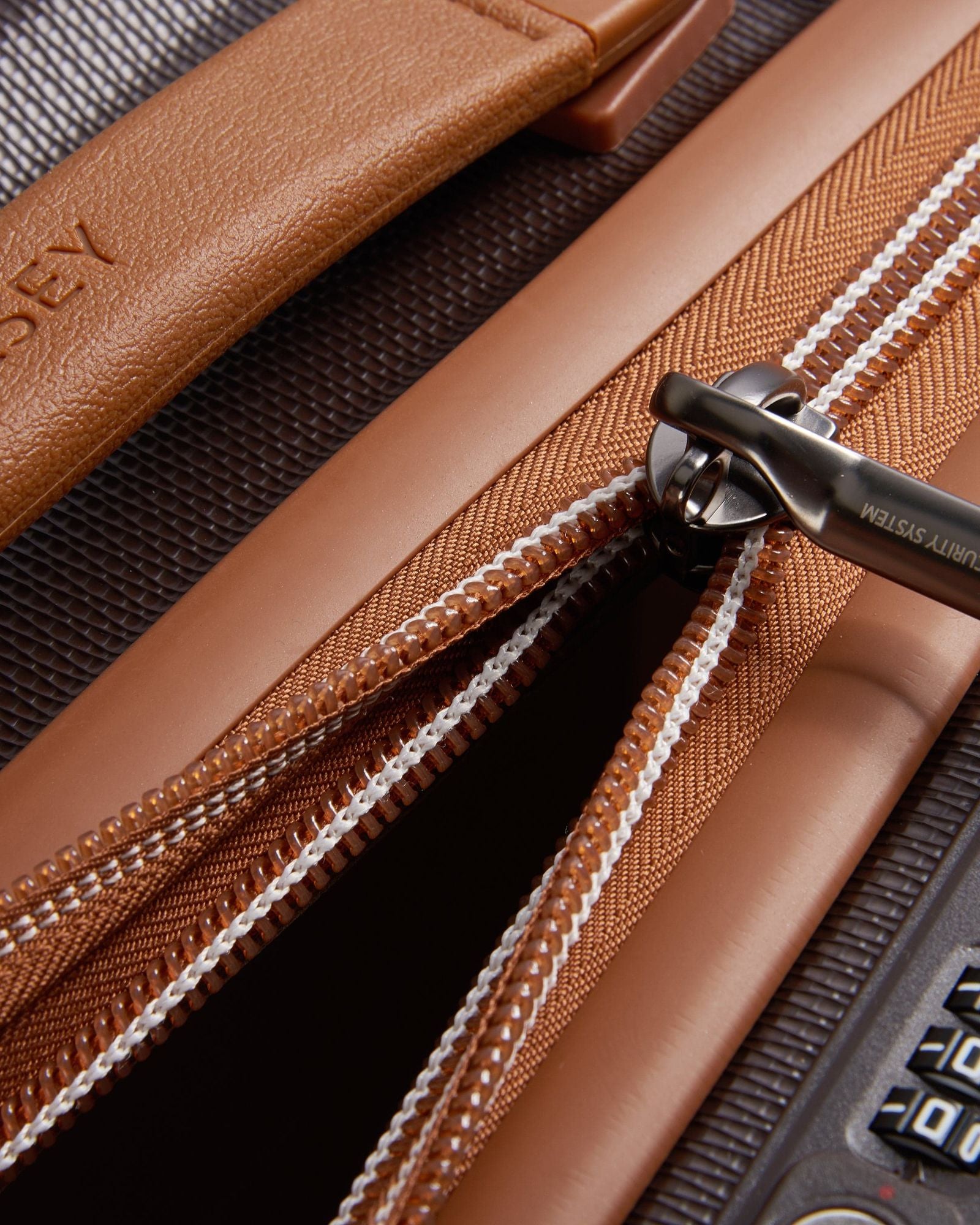 Delsey Paris Chatelet Air 2.0