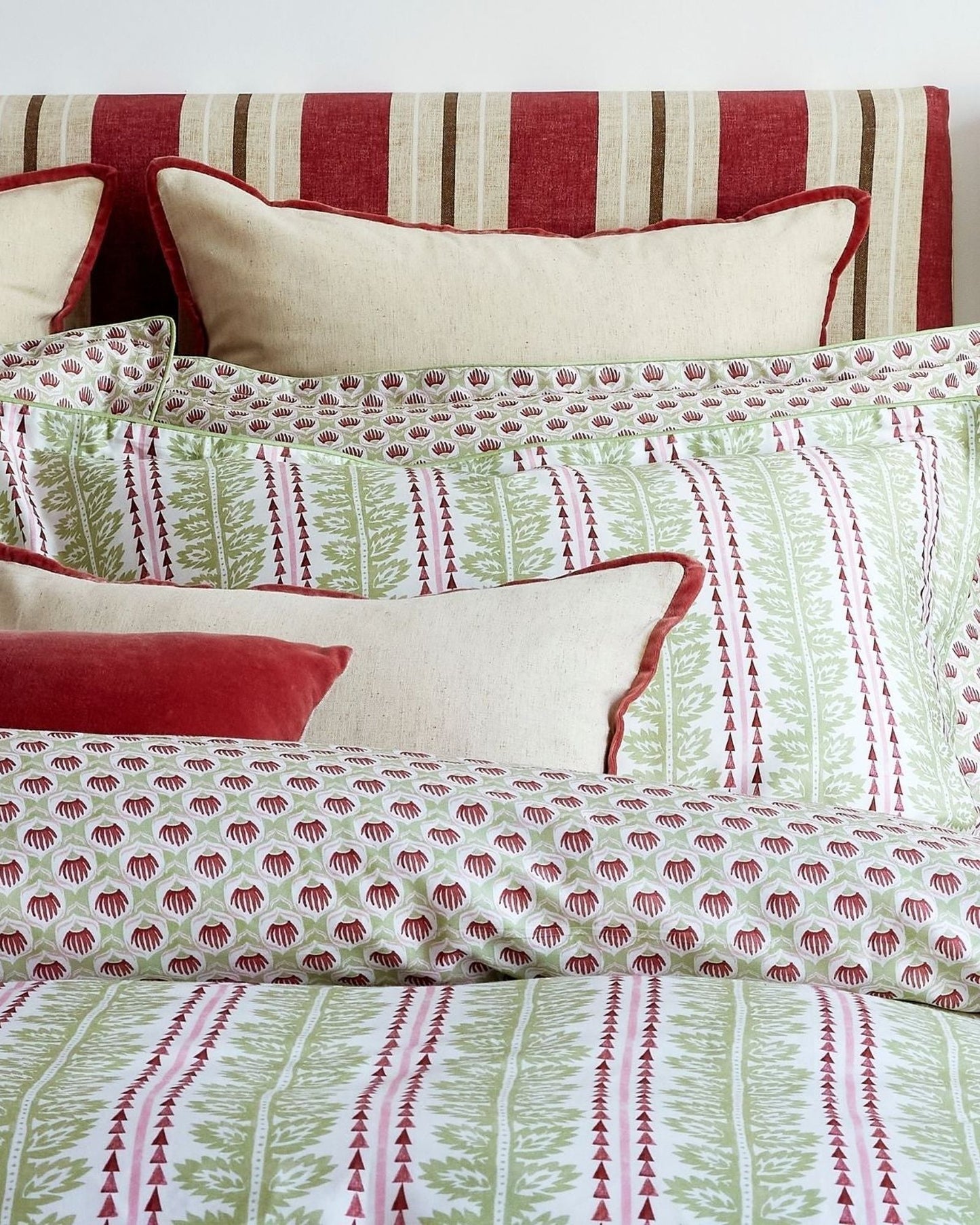 Christy "Folia" Duvet Cover Sets in Celery