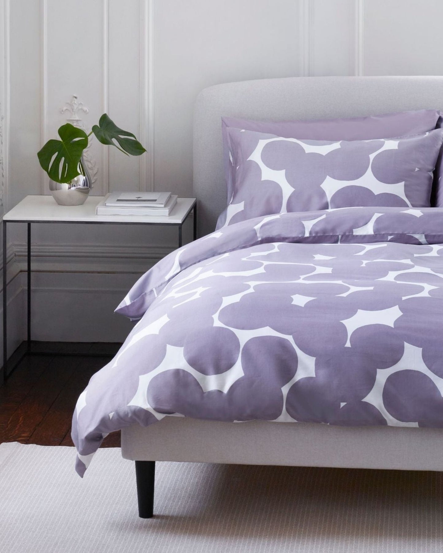 Jasper Conran "Over Lapping Circles" 300TC Duvet Cover Set in Lavender Grey