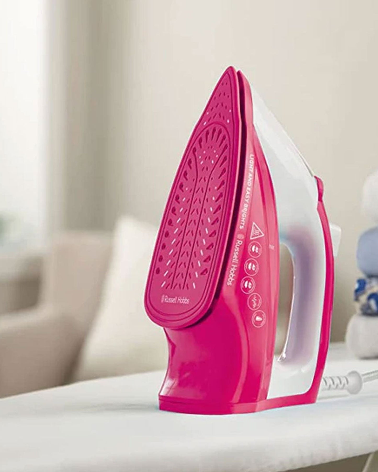 Russell Hobbs Light & Easy Steam Iron