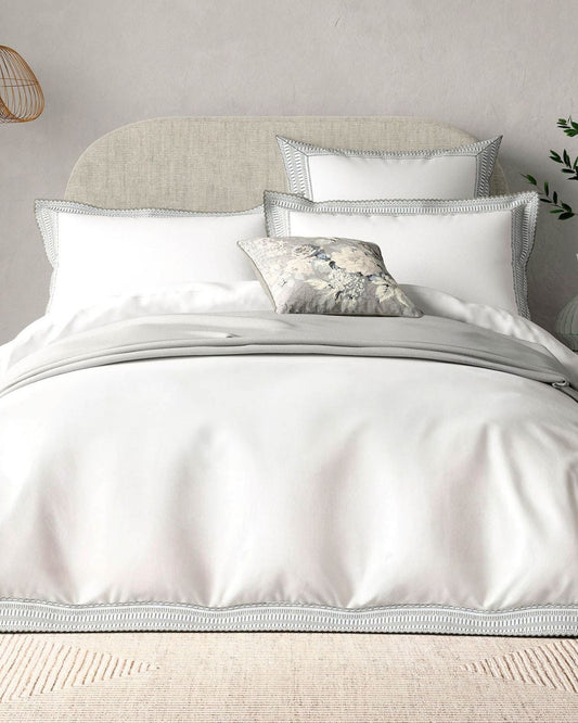Bedeck of Belfast "Astrid" Duvet Cover and Oxford Pillowcase in White/Silver