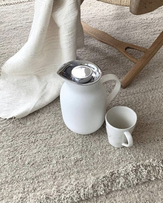 Stelton Amphora Vacuum Jug Tea 1L Soft White
