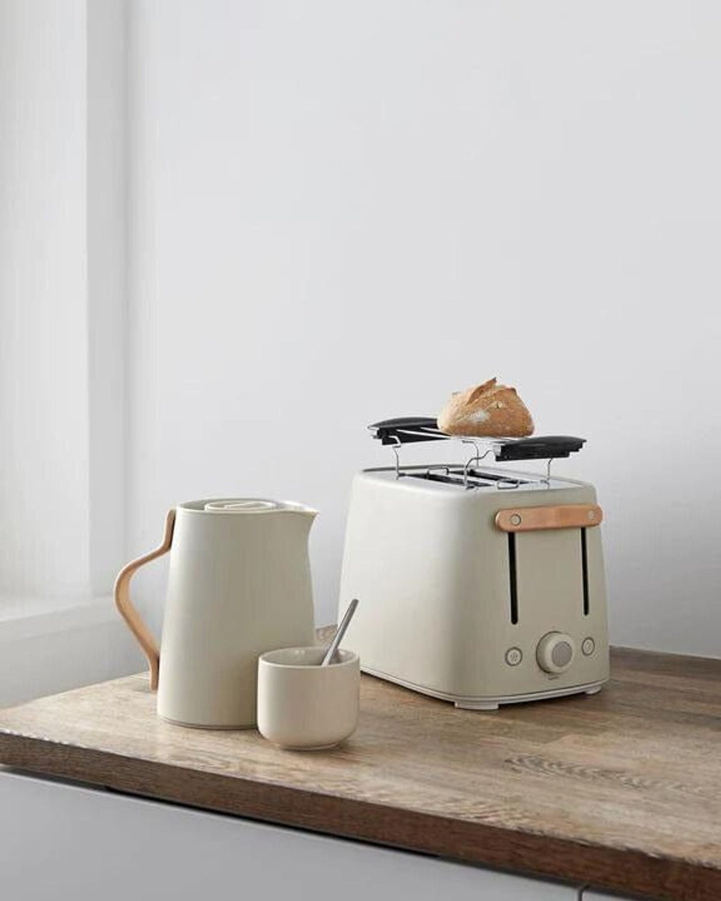 Stelton Emma Vacuum Jug Tea 1L Soft Sand