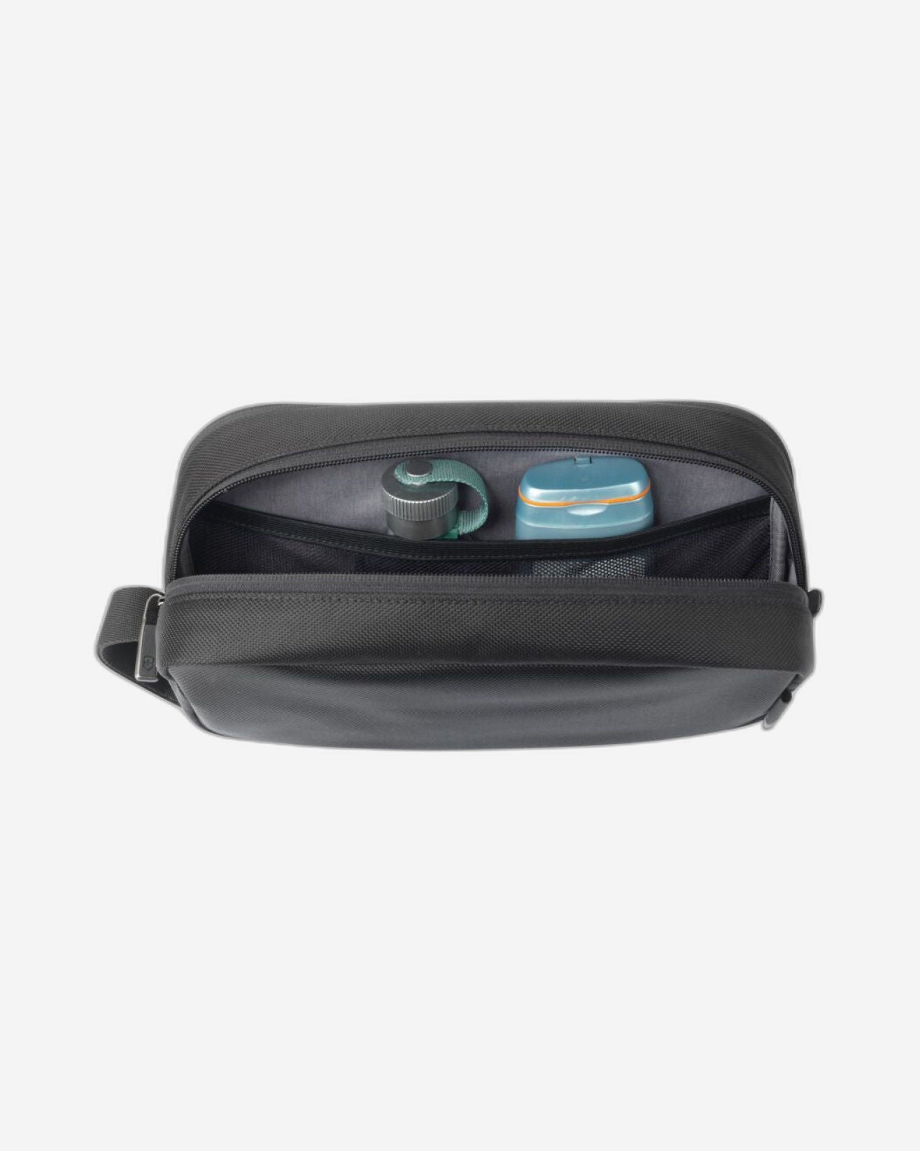 Victorinox Werks Traveler 6.0 Toiletry Kit Black