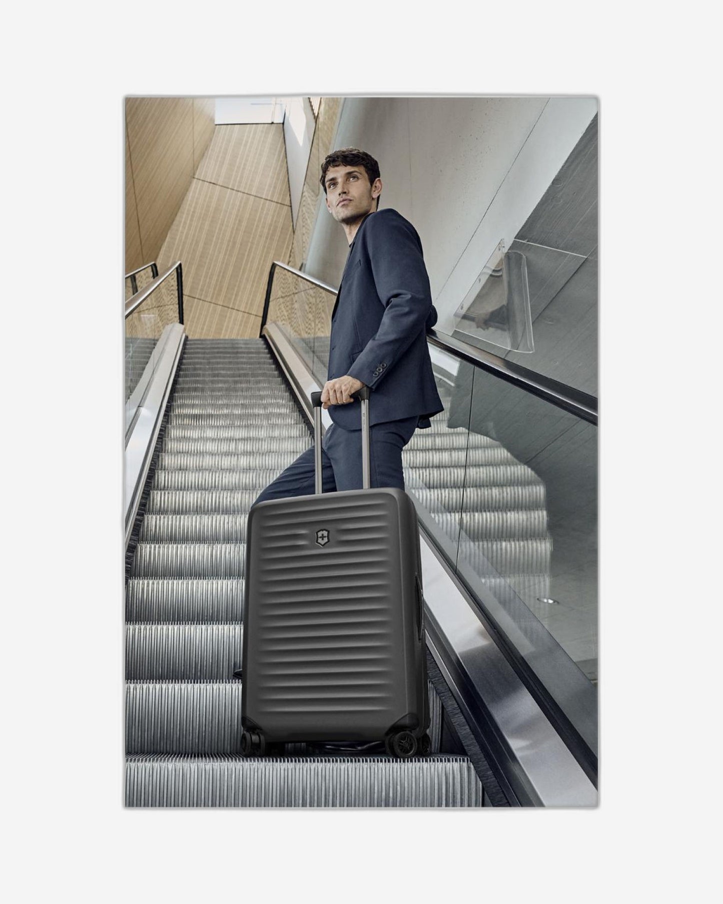 Victorinox Airox Advanced Global Expandable Hardcase Luggage Trolley