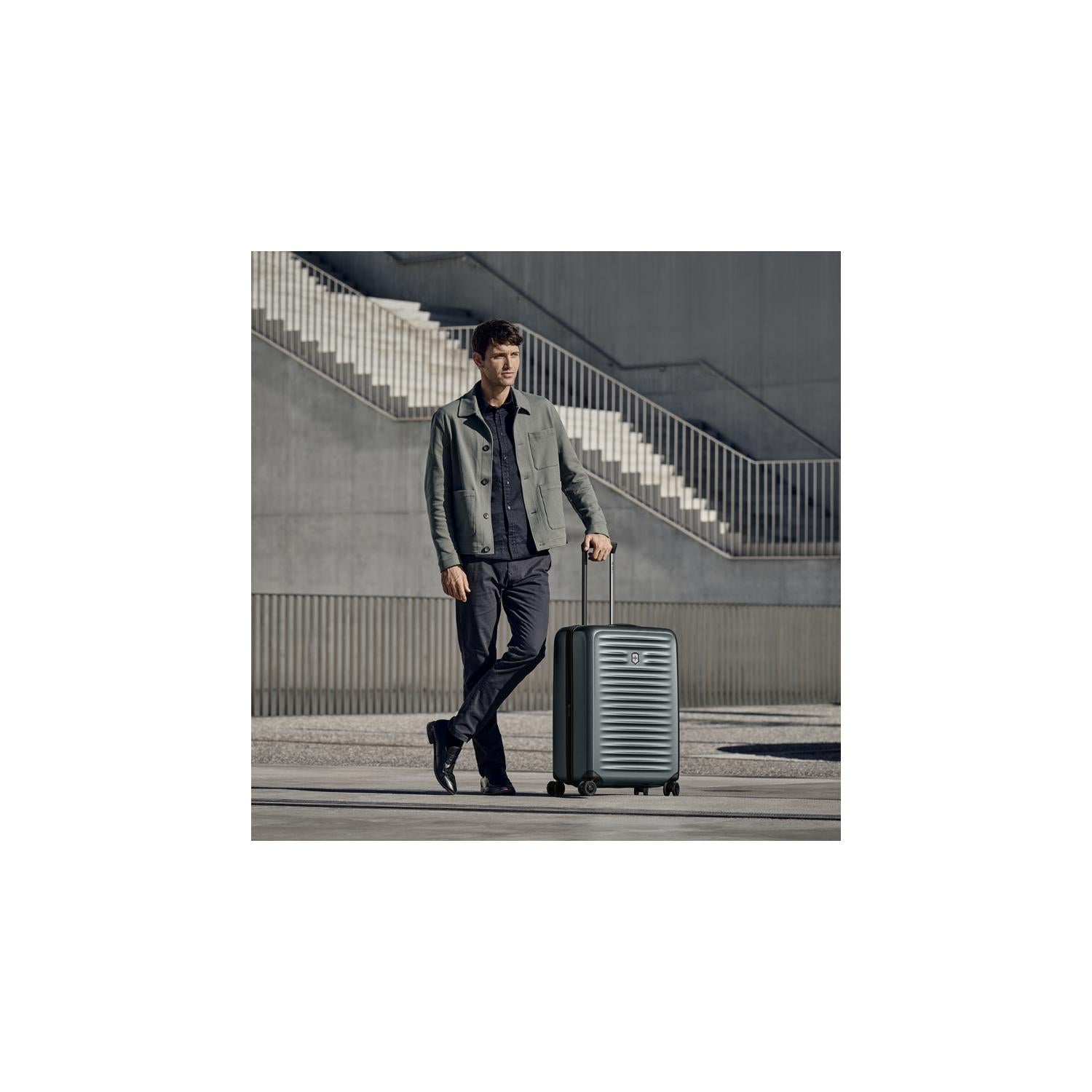 Victorinox Airox Advanced Global Expandable Hardcase Luggage Trolley