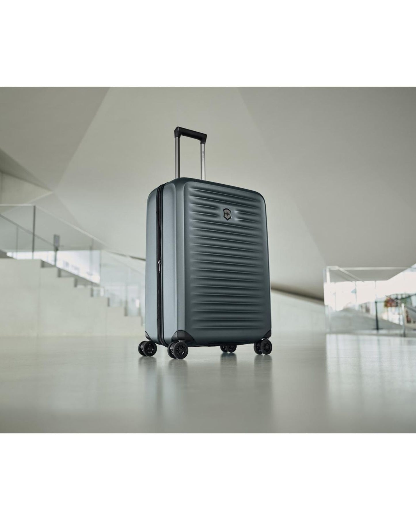 Victorinox Airox Advanced Global Expandable Hardcase Luggage Trolley