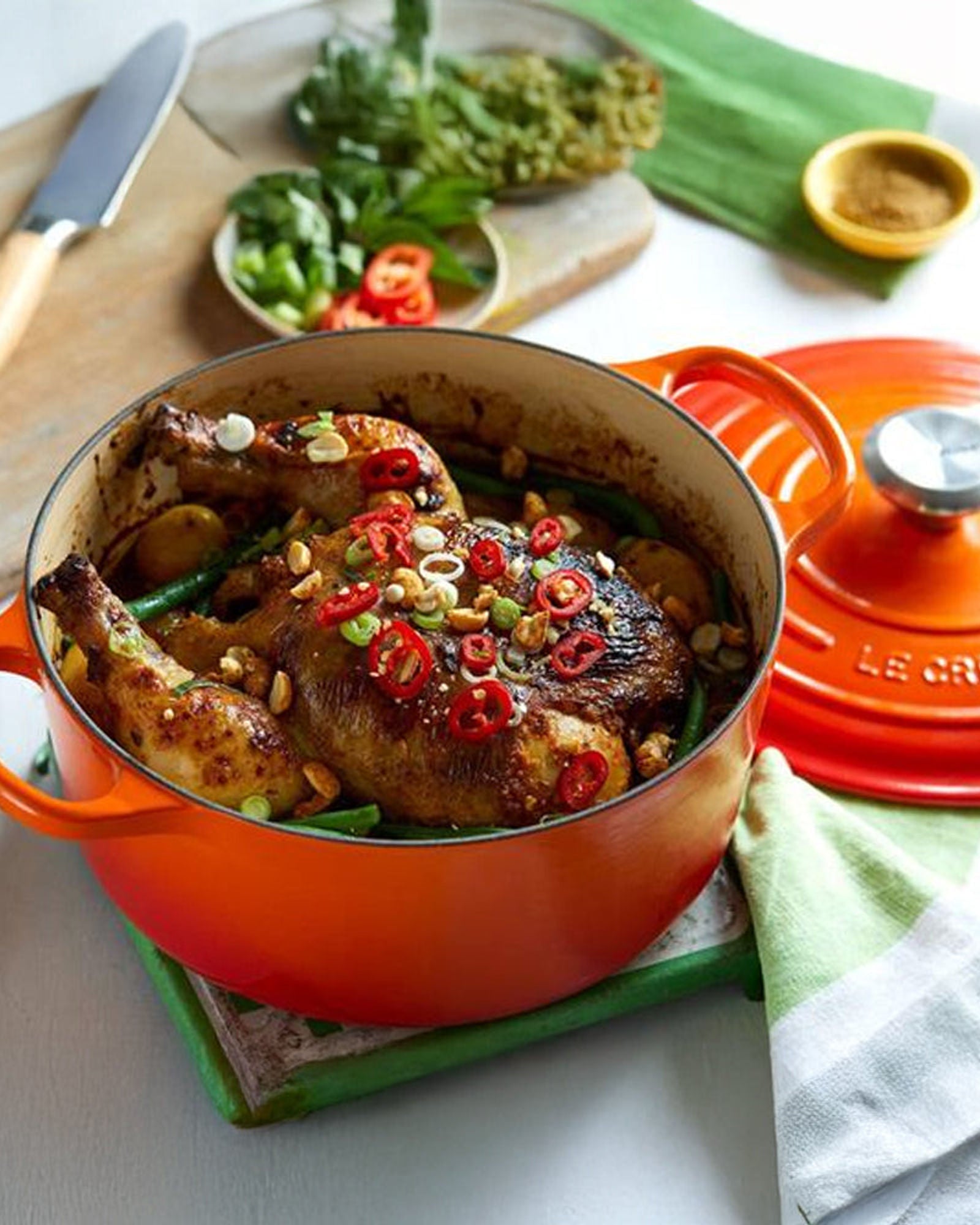 Le Creuset Round French Oven 26cm Flame – Jashanmal