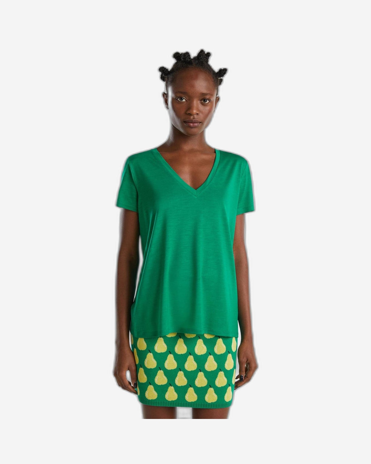 V-neck t-shirt in sustainable viscose