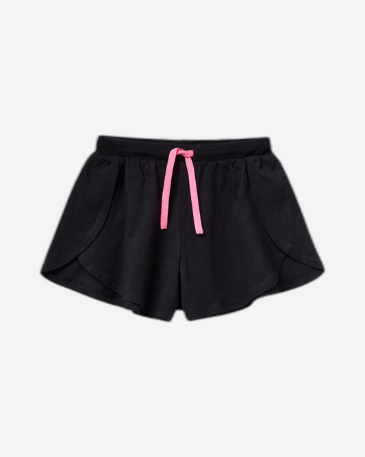 Sporty shorts with slits