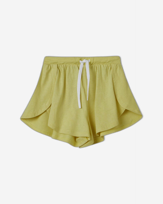 Sporty shorts with slits