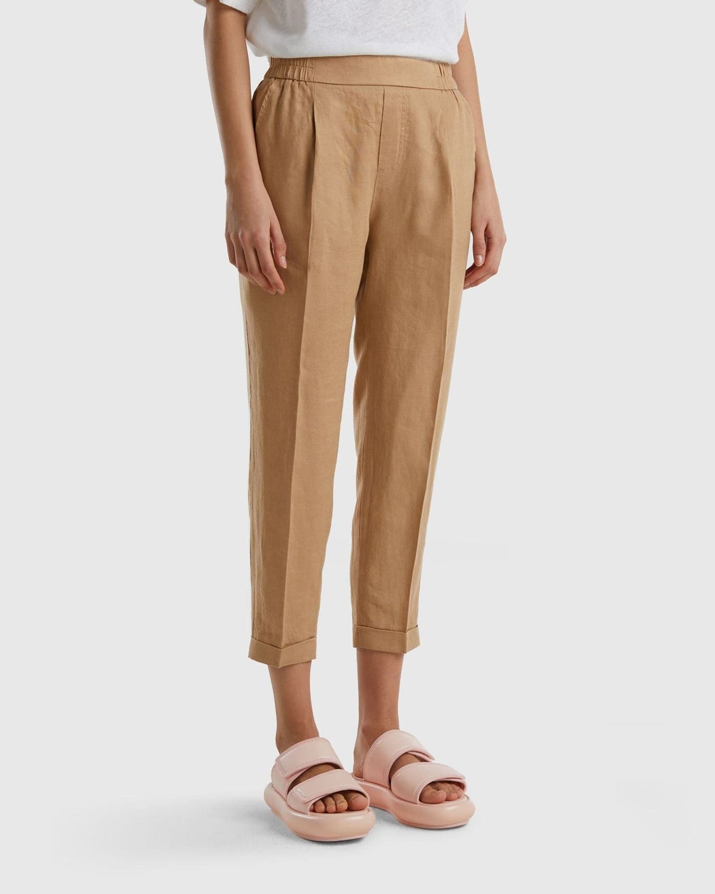 Cropped trousers in 100% linen