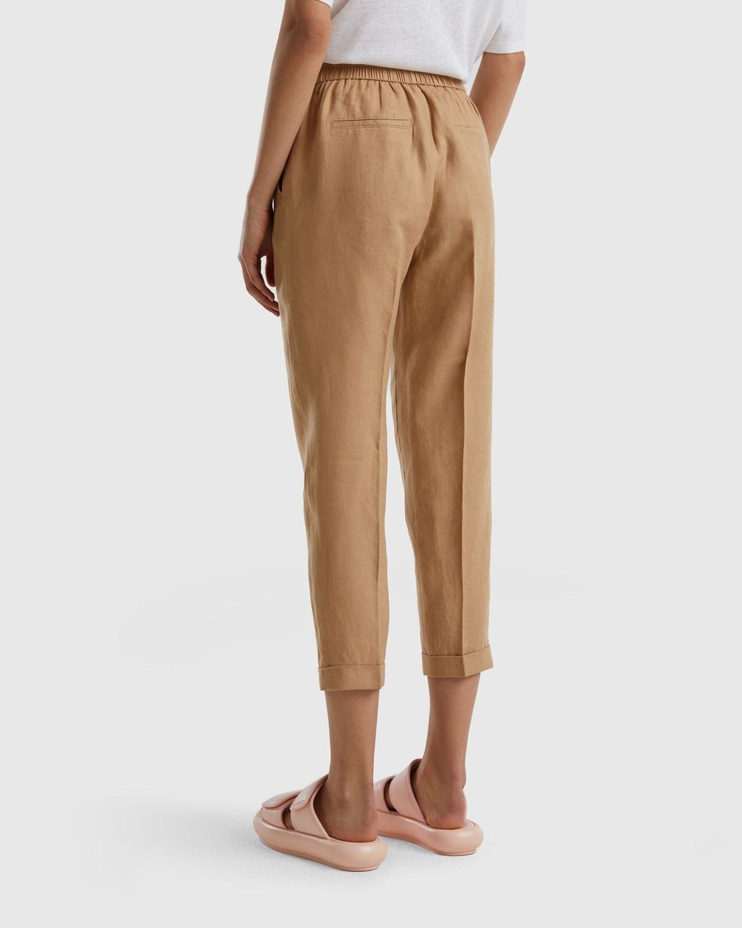 Cropped trousers in 100% linen