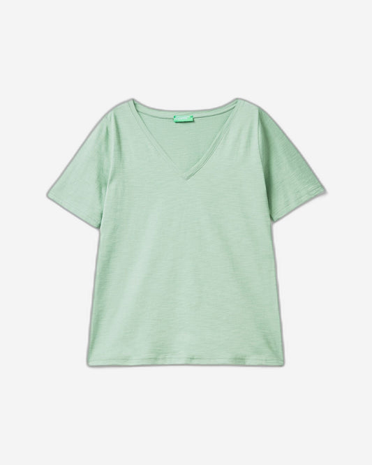 V-neck t-shirt in slub cotton