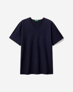 V-neck t-shirt in 100% cotton