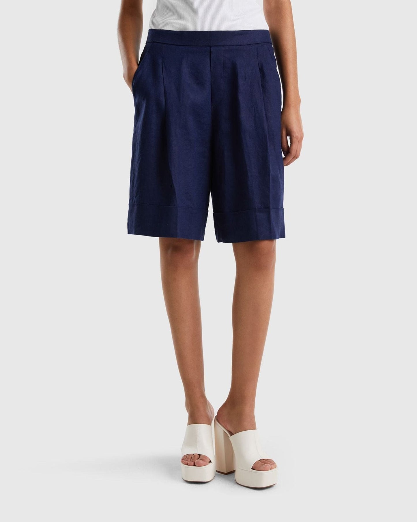 100% linen bermudas with cuffs